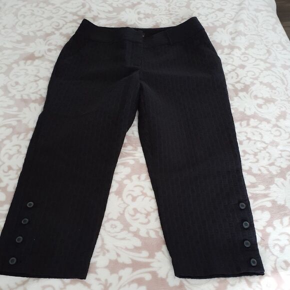 Dana Buchman Denim - Dana Buchman black sz 10 capris